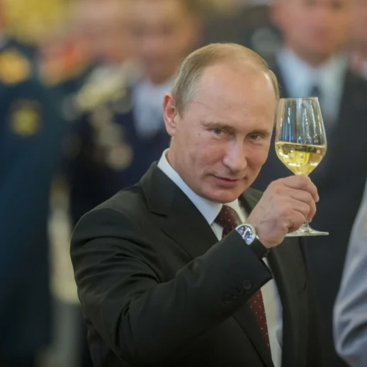 Putin: Ukrayna Allahsızlar Tarafından Yönetiliyor!