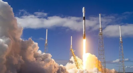Falcon 9 Roketi, Starlink İçin 21 Mini Uyduyu Başarıyla Fırlattı!