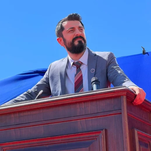 Hasan Mezarcı: Mesihler Filmde Oynamaz, Mesihlik Ciddi Bir İştir!