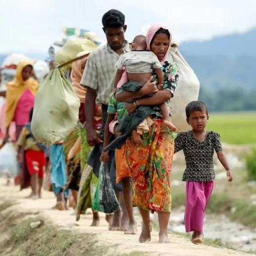 Myanmar'da Çatışmalar Yoğunlaştı: 60.000 Rohingya Bangladeş'ten Kaçtı!