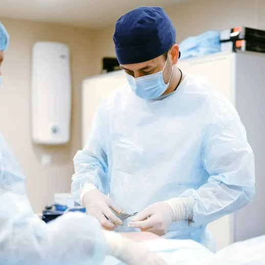 Diyarbakır'da "Bıçak Parası" Aldığı İddia Edilen Doktor Tutuklandı!