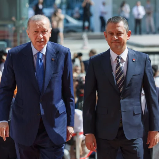 Özgür Özel, Cumhurbaşkanı Erdoğan'ı Arayarak Yeni Yılını Kutladı!
