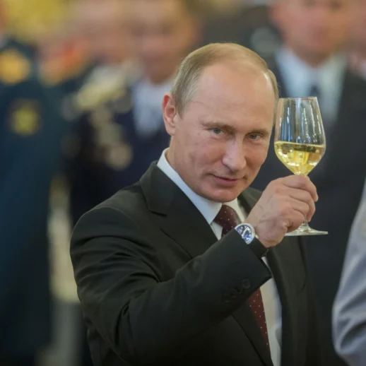 Vladimir Putin: Tarihi Bir Balistik Füze İcat Ettik ve Kullanmaktan Çekinmiyoruz!