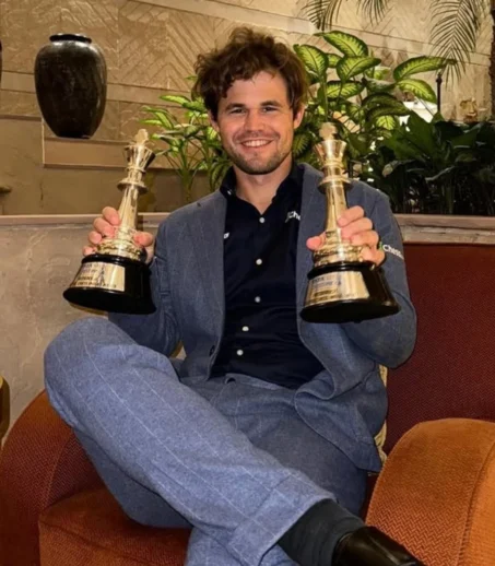 Magnus Carlsen Kot Pantolonla Turnuvaya Devam Edeceğini Açıkladı!