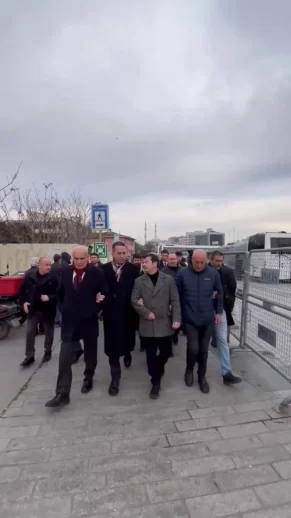 CHP, Zafer, İYİ Partili İsimler Ümit Özdağ'a Destek İçin Kol Kola Çağlayan Adliyesi'ne Giriş Yapıyor!