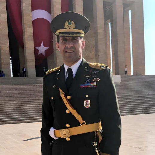 Emekli Albay Orkun Özeller, Devlet Bahçeli'yi 'Halkı Askerlikten Soğutma' İddiasıyla Savcılığa Suç Duyurusunda Bulundu!