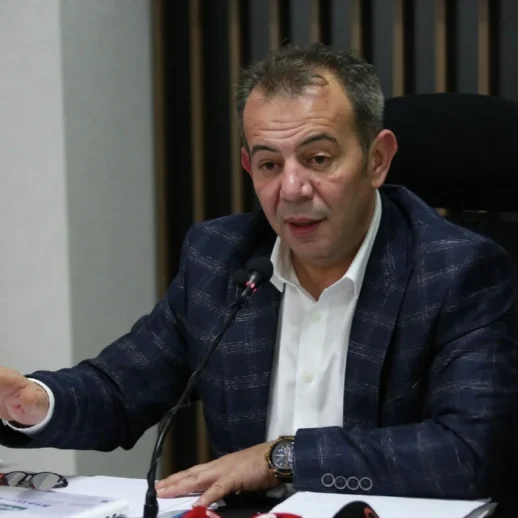 Tanju Özcan, Bolu'daki Otel Yangınıyla İlgili "Çok Üzüntülüyüm. Yıllarca Unutulmayacak Acı Bir Gün Olarak Tarihe Geçecek. Rakamları Telaffuz Etmeye Psikolojim El Vermiyor." İfadelerini Kullandı!