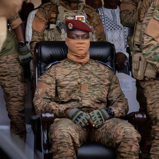 Burkina Faso Lideri Traore: Macron Afrikalılara Dua Etmeli!