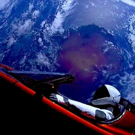 Harvardlı Astronomlar, Dünya'ya Tehlikeli Şekilde Yaklaşan Bir Asteroidin 2018'de Uzaya Fırlatılan Tesla Roadster Olduğunu Belirledi. Araç, Asteroid Kayıtlarından Çıkarıldı!