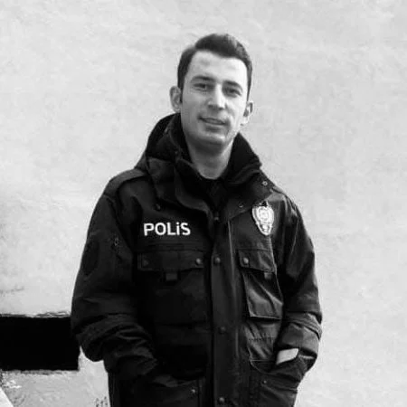 Bursa'da, Hastanede Yatan 5 Günlük Bebeğine Anne Sütü Götüren 29 yaşındaki Polis Memuru Bilal Keskin Kaza Sonucu Hayatını Kaybetti!