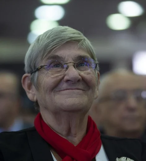 Canan Karatay: Aşıların İçi Zehir Dolu, Kısırlık Yapıyor!