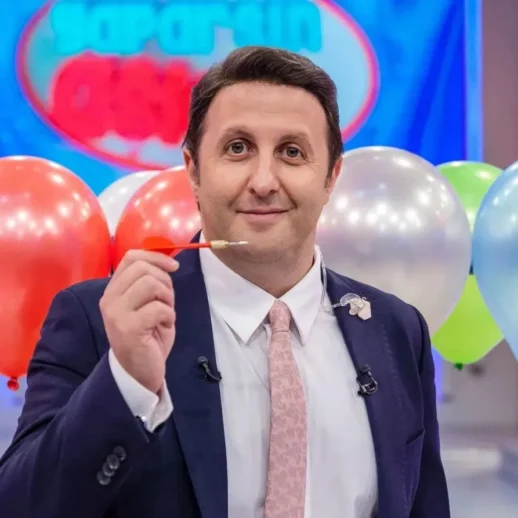 İlker Ayrık: Yarışmada Araba Kazanan Bir Çift, Noterde ‘Kimin Üstüne Olacak’ Diye Kavga Edip Ayrıldığını Duydum!