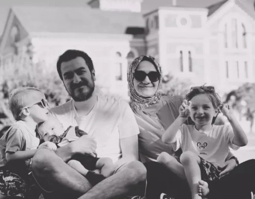 Bolu'daki Yangın Faciasında Gültekin Ailesinden 14 kişi Hayatını Kaybetti. Yangın Sırasında, Hava Yolu Firmasında Çalıştığı Öğrenilen Zehra Sena Gültekin'in Annesini Arayıp Helallik Aldığı Belirtildi!