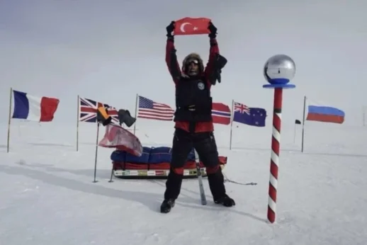 Milli Sporcu Ali Rıza Bilal, 100 Kilogramlık Kızağıyla Tek Başına ve Yardım Almadan 51 Günde 929 Kilometreyi Tamamlayarak Güney Kutbu'na Ulaşan İlk Türk Oldu!