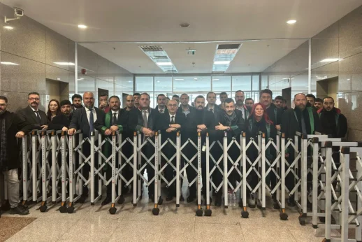 Çağlayan Adliyesi'nde Birçok Avukat, Ümit Özdağ'ı Savunmak İçin Toplandı!