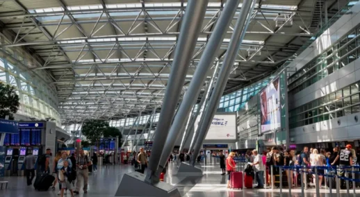 Frankfurt Havalimanı'nda Kar ve Buz Nedeniyle 120 Uçuş İptal Edildi!