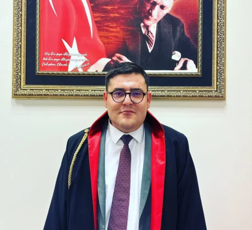 Adana Adliyesinde Savcı Adayı İntihar Etti!