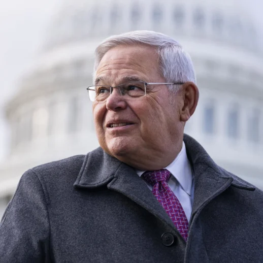 Türkiye Karşıtlığıyla Tanınan ve Rüşvet Suçlamalarıyla Yargılanan ABD'li Senatör Bob Menendez, 11 Yıl Hapis Cezasına Çarptırıldı!