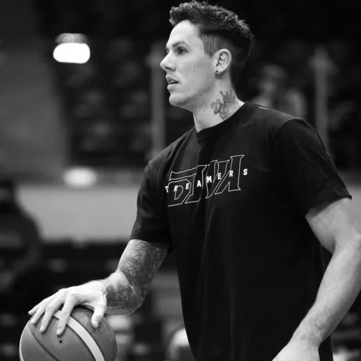 Milli Basketbolcu İlkan Karaman'ın Ölümüne Neden Olan Alkollü Sürücü Emre Ali Önder İçin Yakalama Kararı Çıkarıldı!