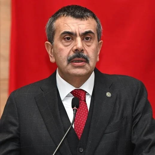 Milli Eğitim Bakanı Tekin'den CHP'ye: Başörtüsü Hakkında Düşünceniz Hâlâ Aynı Mı?