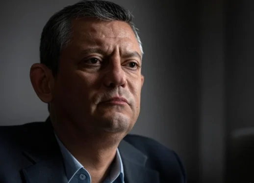 Özgür Özel: "Söz Veriyoruz. İktidara Geldiğimizde Teğmenlerimizi Şanlı Üniformalarıyla Buluşturacağız. Bu Yanlışa Ortak Olan Kim Varsa da Onlardan Bu Kararın Hesabını Soracağız." Şeklinde Konuştu!
