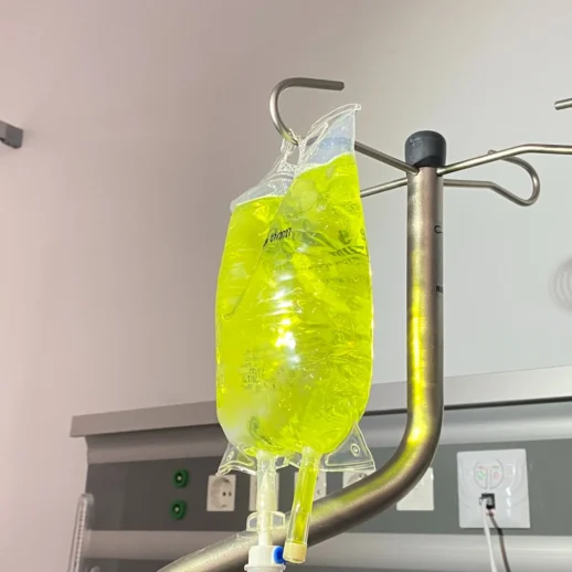 Adana’da Eczane Kalfasının Eve Gelip Taktığı "Sarı Serum", 22 Yaşındaki Bir Kadının Ölümüne Sebep Oldu. Afyonkarahisar’da da 1 Kişi Aynı Sebeple Hayatını Kaybetmişti!
