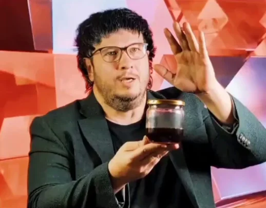 Şahan Gökbakar, Canlı Yayında Gabar Petrolü Koklayan Ahmet Hakan'ın Parodisini Yaptı!